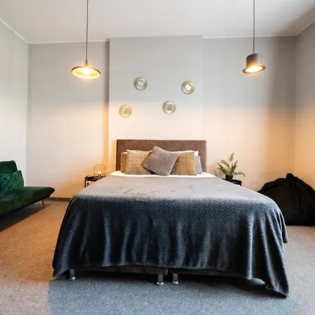 Apartment Central Square