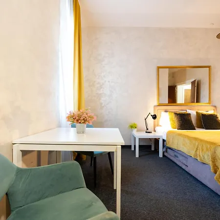Central Square Apartment *