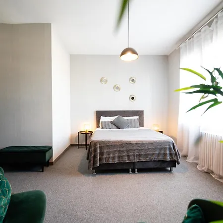 Central Square Apartment *